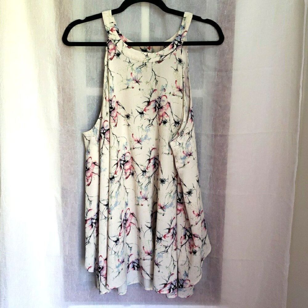Torrid Women's Top Size 2 US 2XL Floral Keyhole Back Sleeveless Feminine